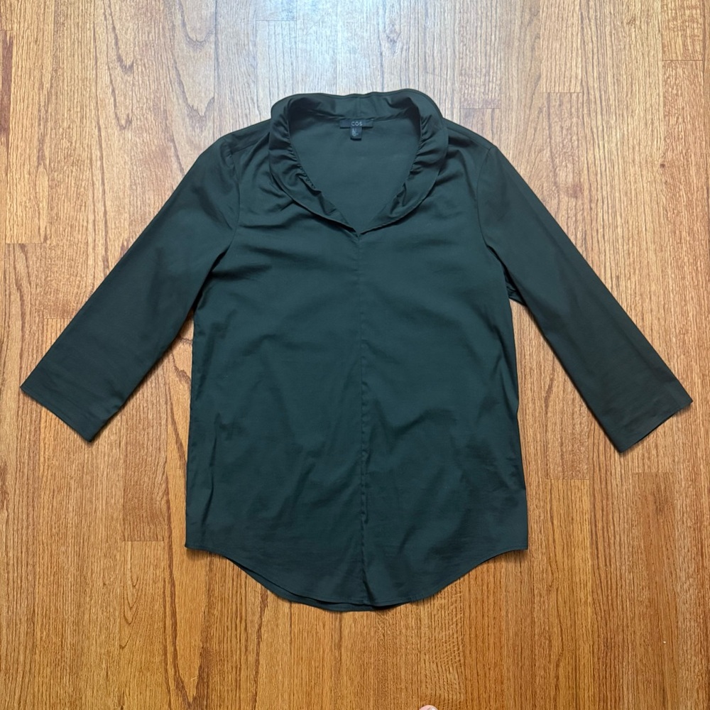 COS ruffle neckline 3/4 sleeve shirt in forest green size 2